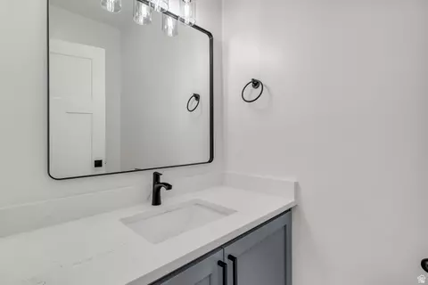 Bath - 520 E 450 N, Delta, UT 84624 photo 5 of 7