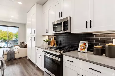 Kitchen - 32 W 400 S, Bountiful, UT 84010 photo 5 of 6