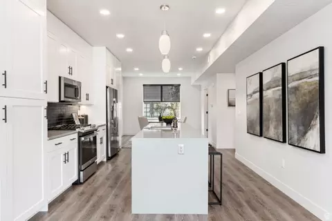 Kitchen - 32 W 400 S, Bountiful, UT 84010 photo 2 of 6