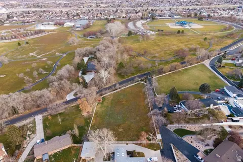 5048 S Jordan Canal Rd, Taylorsville, UT 84129