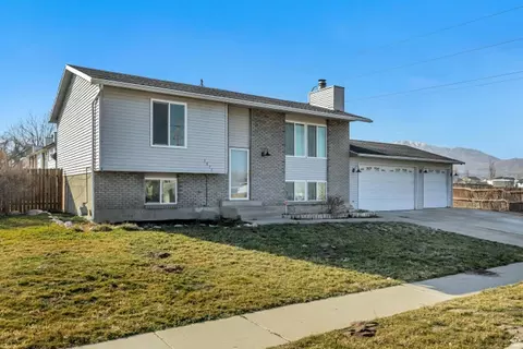 7571 W Adams Rd S, Magna, UT 84044