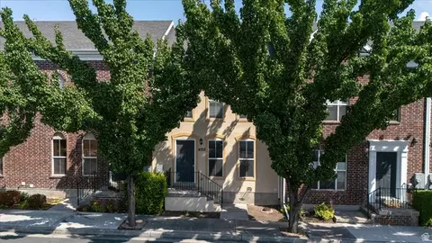 4753 S Falkirk Dr W, Murray, UT 84107