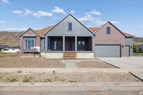 587 S Daniel Dr #817, Farmington, UT 84025