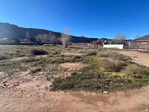 661 S 400 E, Moab, UT 84532 photo 5