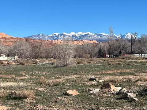 661 S 400 E, Moab, UT 84532 photo 3
