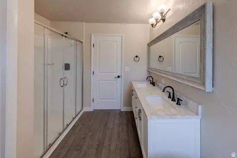 Bath - 278 Hobbs St, Moab, UT 84532 photo 2 of 6
