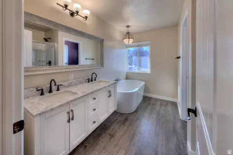 Bath - 278 Hobbs St, Moab, UT 84532 photo 1 of 6