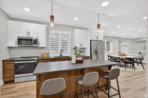Kitchen - 3532 S Mapleton Estates Dr, Mapleton, UT 84664 photo 10 of 11