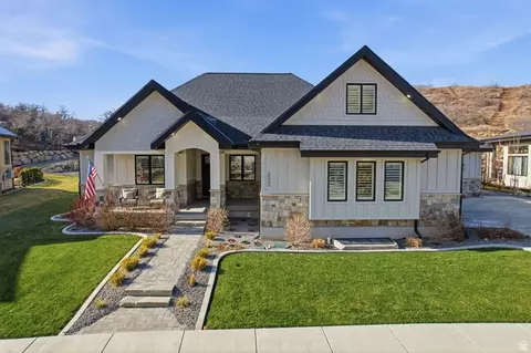 Exterior - 3532 S Mapleton Estates Dr, Mapleton, UT 84664 photo 3 of 10
