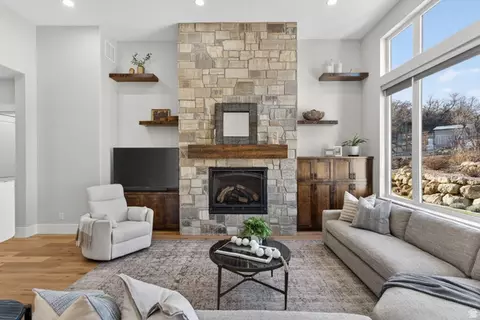 Living - 3532 S Mapleton Estates Dr, Mapleton, UT 84664 photo 3 of 8
