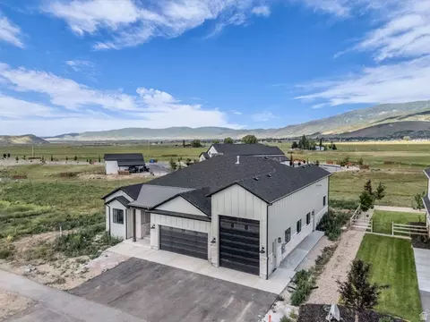 1379 Taylee Ln, Francis, UT 84036