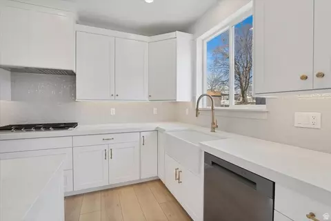 Kitchen - 295 E 2050 S #1, Bountiful, UT 84010 photo 3 of 9
