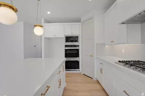 Kitchen - 295 E 2050 S #1, Bountiful, UT 84010 photo 4 of 9