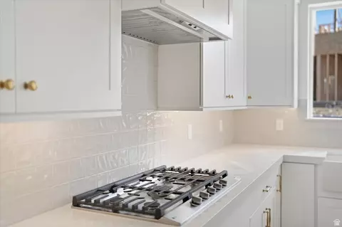 Kitchen - 295 E 2050 S #1, Bountiful, UT 84010 photo 9 of 9