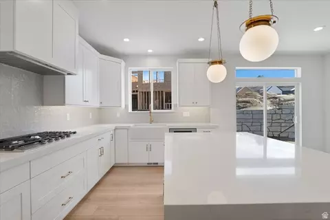 Kitchen - 295 E 2050 S #1, Bountiful, UT 84010 photo 5 of 9