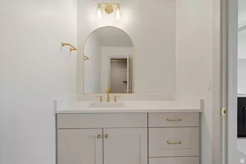 Bath - 295 E 2050 S #1, Bountiful, UT 84010 photo 6 of 9