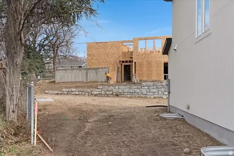 Exterior - 295 E 2050 S #1, Bountiful, UT 84010 photo 3 of 8
