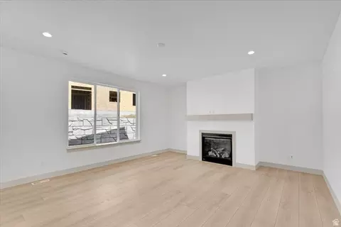 Living - 295 E 2050 S #1, Bountiful, UT 84010 photo 5 of 6