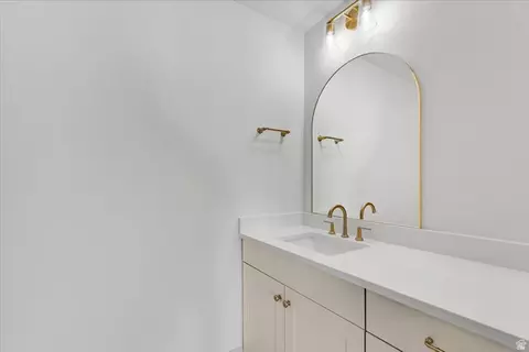 Bath - 295 E 2050 S #1, Bountiful, UT 84010 photo 7 of 10