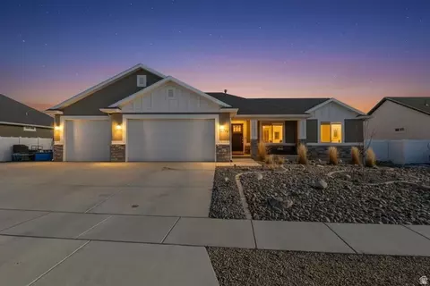 4854 N Cliffrose Dr, Eagle Mountain, UT 84005