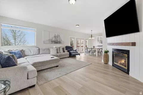 538 W Raspberry Patch Rd, Garden City, UT 84028