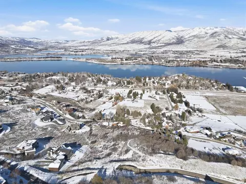 1316 S Via Monaco Dr E #38, Huntsville, UT 84317