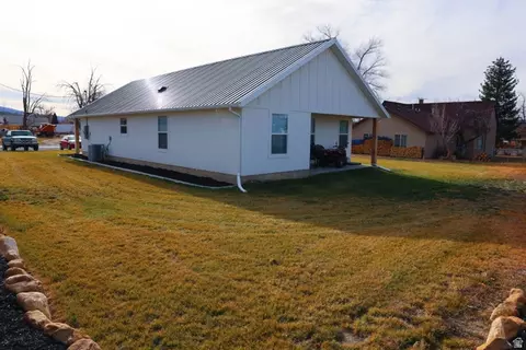 Exterior - 35 E 500 S, Mount Pleasant, UT 84647 photo 2 of 2