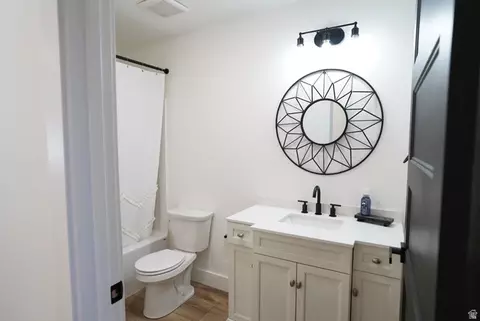 Bath - 35 E 500 S, Mount Pleasant, UT 84647 photo 2 of 3