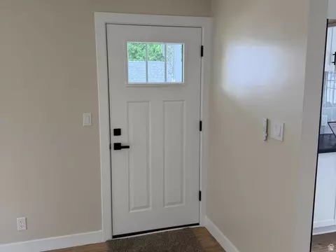 Entry Way - 874 E Gregson Ave, Millcreek, UT 84106 photo 2 of 3