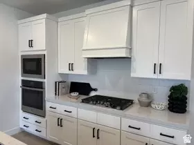 Kitchen - 12 S Moonlit Rd, Mapleton, UT 84664 photo 2 of 3