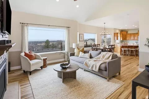 9483 N Avanyu Dr, Cedar Hills, UT 84062