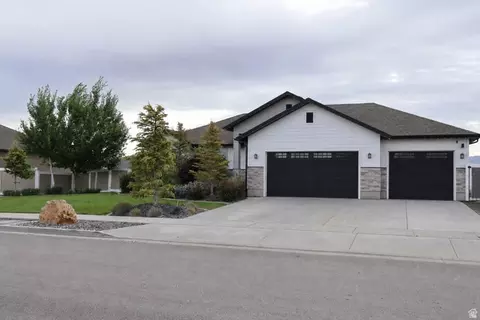 361 S Lookout Dr, Grantsville, UT 84029