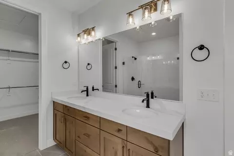 Bath - 2838 E Dreyden Ln #121, Eagle Mountain, UT 84005 photo 3 of 5