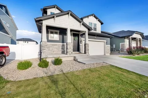 322 S Buckhorn Bath Ave, Saratoga Springs, UT 84045