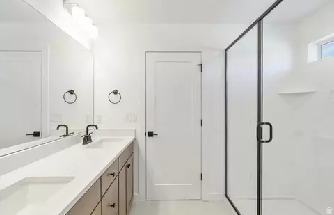 Bath - 4948 N Topaz Dr, Eagle Mountain, UT 84005 photo 1 of 2