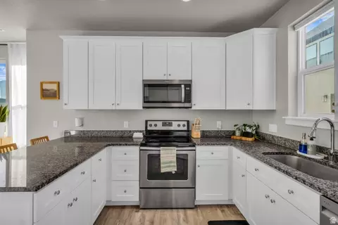 Kitchen - 1607 N 1300 E, Payson, UT 84651 photo 2 of 2