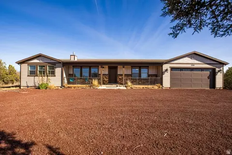 2591 S Desert Dr, Apple Valley, UT 84737