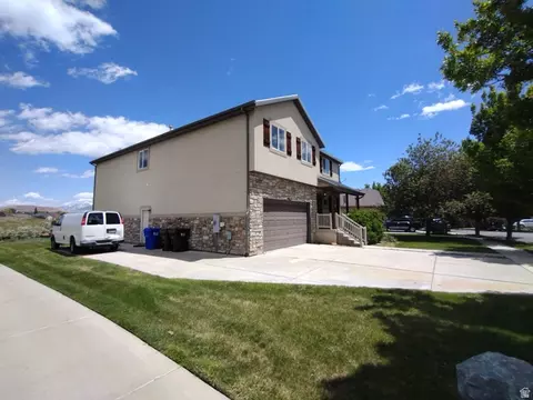 Exterior - 3315 E Appaloosa Way, Eagle Mountain, UT 84005 photo 11 of 11