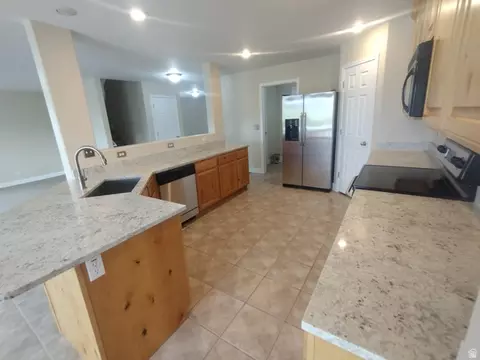 Kitchen - 3315 E Appaloosa Way, Eagle Mountain, UT 84005 photo 2 of 2