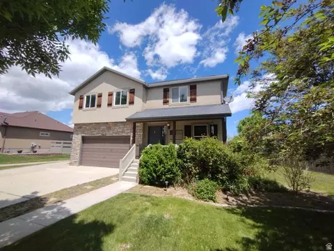 Exterior - 3315 E Appaloosa Way, Eagle Mountain, UT 84005 photo 6 of 11
