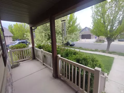 Exterior - 3315 E Appaloosa Way, Eagle Mountain, UT 84005 photo 3 of 11