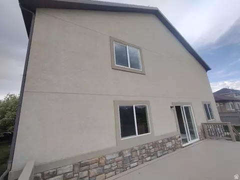 Exterior - 3315 E Appaloosa Way, Eagle Mountain, UT 84005 photo 4 of 11