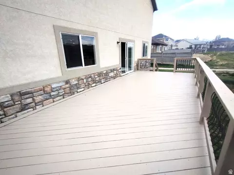 Exterior - 3315 E Appaloosa Way, Eagle Mountain, UT 84005 photo 2 of 11