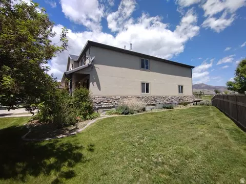 Exterior - 3315 E Appaloosa Way, Eagle Mountain, UT 84005 photo 8 of 11