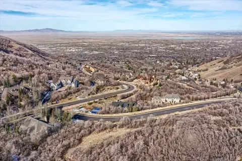 4031 Mountain Oaks Dr #308, Bountiful, UT 84010 photo 8