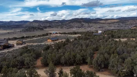 23 White Cliffs Dr #23, Orderville, UT 84758
