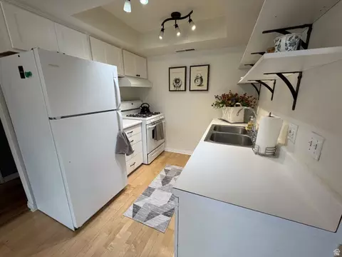 Kitchen - 875 E Arrowhead Ln S # 46, Murray, UT 84107 photo 2 of 2