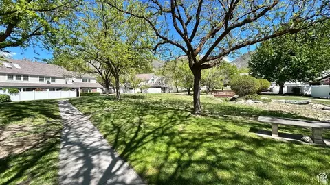 Exterior - 271 Brookfield Ln, Centerville, UT 84014 photo 2 of 3