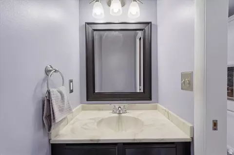 Bath - 271 Brookfield Ln, Centerville, UT 84014 photo 1 of 3