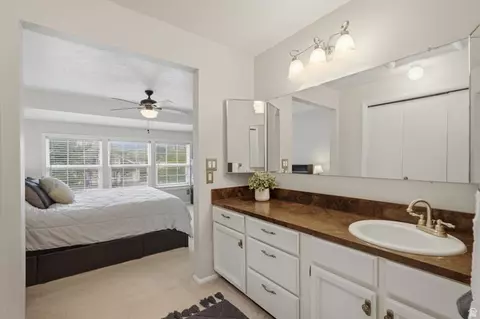 Bath - 271 Brookfield Ln, Centerville, UT 84014 photo 2 of 3
